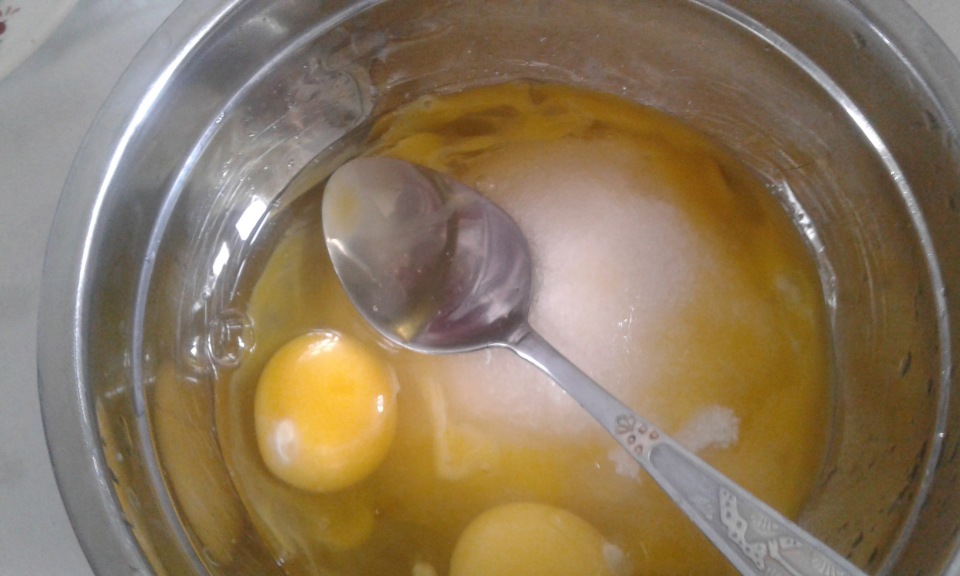 Разбить яйца