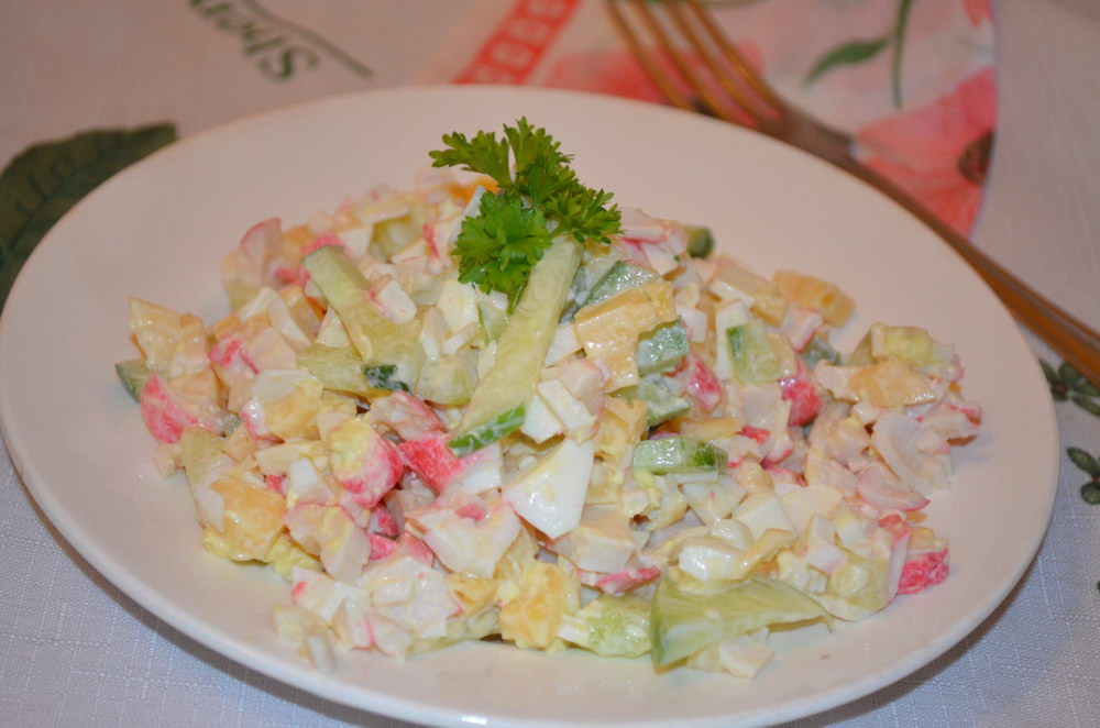 Самый вкусный салат с крабовыми палочками "Нежный"