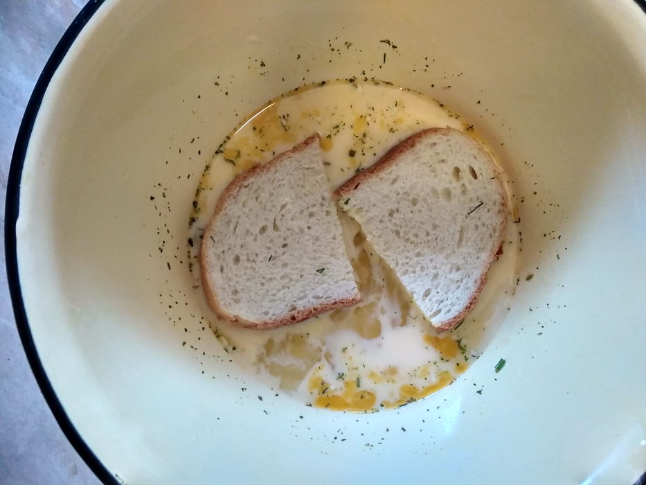 Как сделать гренки из белого хлеба на сковороде для супа