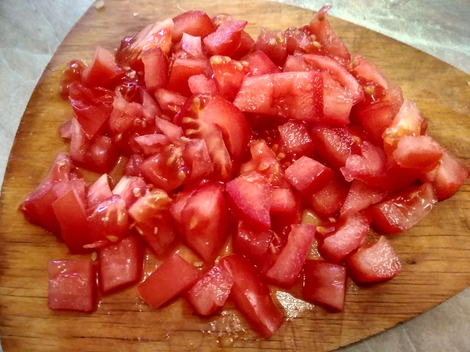 Нарезать помидор