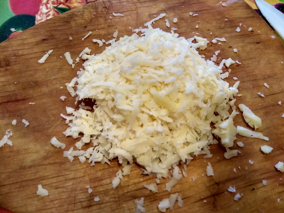 Натираем сыр