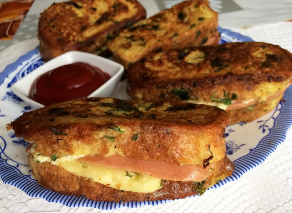 Горячие бутерброды-гренки с сыром и зеленью