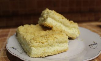Творожный пирог с сахарной крошкой - нежная начинка, хрустящая корочка