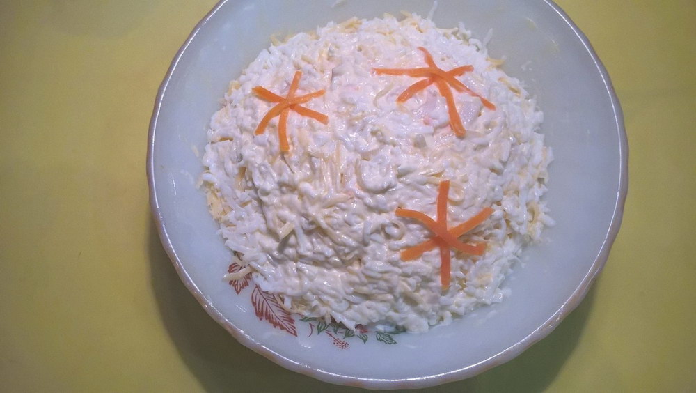 «Золовкин» салат из спагетти и кальмара