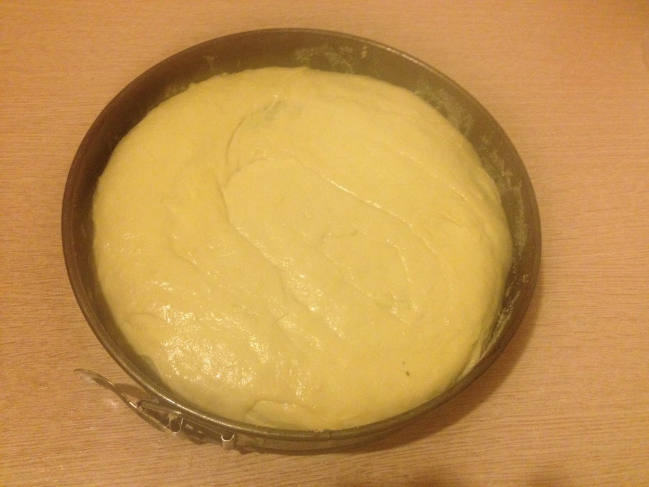 Чем можно смазать тесто. Смазать пирог молоком. Смазывать тесто белком или желтком. Пирожки смазывают желтком или молоком. Желтком или белком смазывают выпечку.