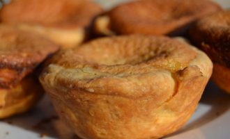 Слоёные пирожные с начинкой из фасоли – хрустящее тесто, ореховый вкус