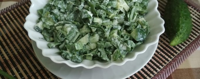 Салат со щавелем и огурцом – рецепт самого весеннего блюда