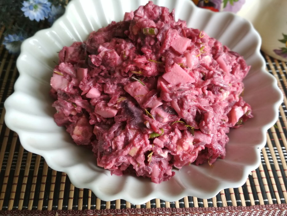 Салат из свеклы с колбасой рецепты с фото