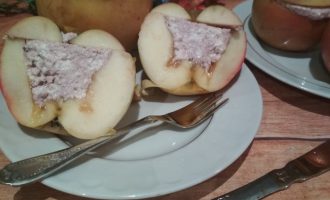«Фаршированные яблоки» - простейший десерт из яблок и творога. Бюджетно и внуки обожают