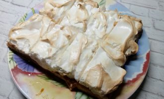 Необычный сладкий пирог «Мазурик». Люблю его за необычный вкус (сочетание зефира и песочного теста)