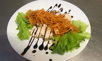 Турецкий «Пряный салат с курицей» и корейской морковью. Заморский вкус из простых продуктов