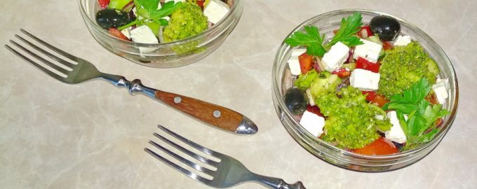 «Весенний салат с брокколи» - невестка любит его готовить: оригинальный и без вреда фигуре